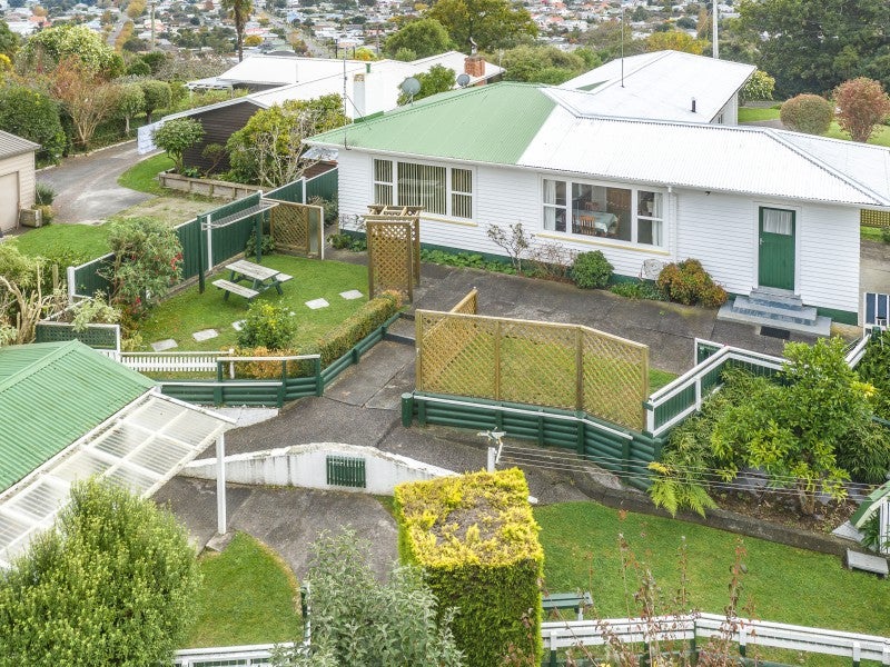 60 Mount View Road, Bastia Hill, Whanganui - Carousel 23