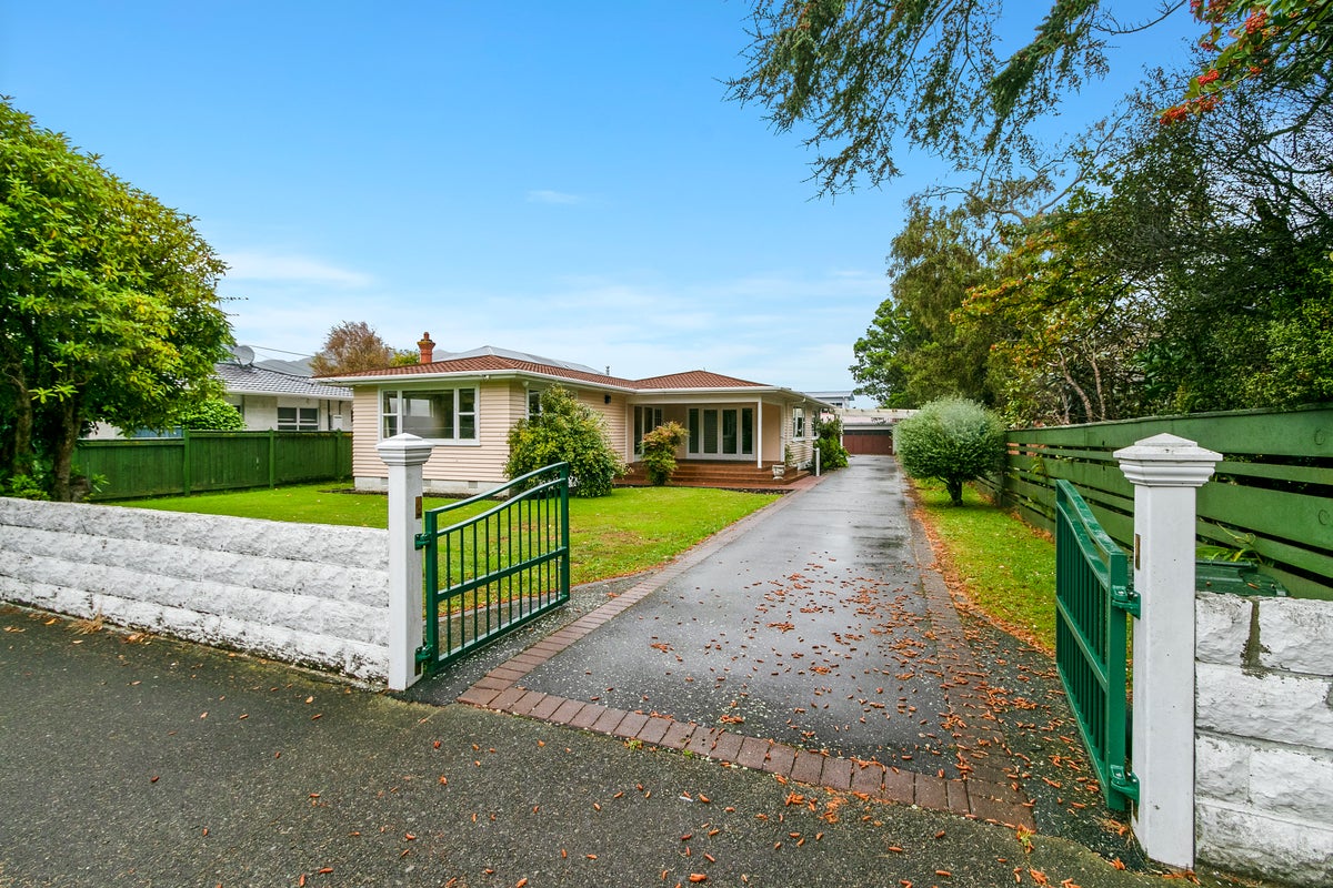 80 Pretoria Street, Hutt Central, Lower Hutt - Carousel 1