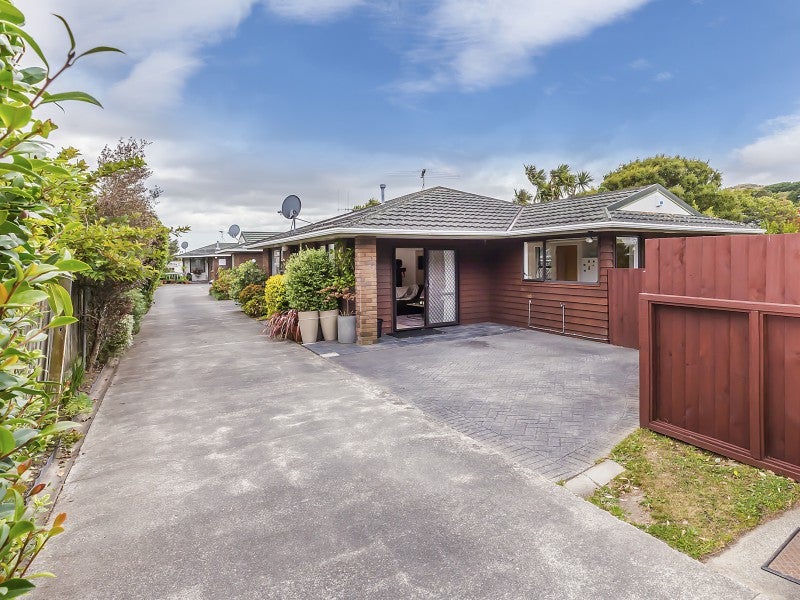 1/7 Tawa Street, Tawa, Wellington - Carousel 2