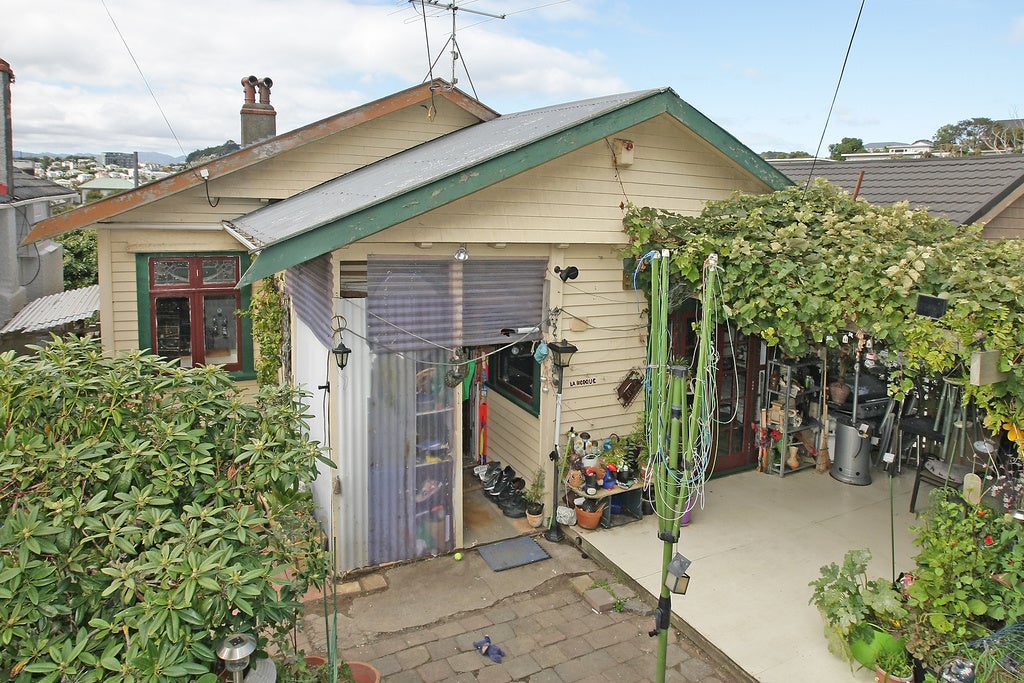 303 Adelaide Road, Newtown, Wellington - Carousel 2