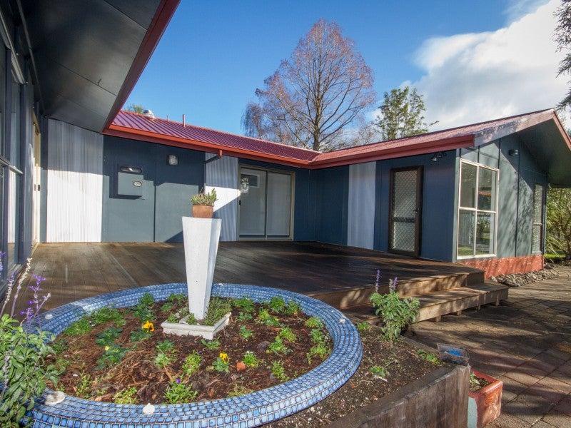 1 Photinia Place, Aramoho, Whanganui - Carousel 2