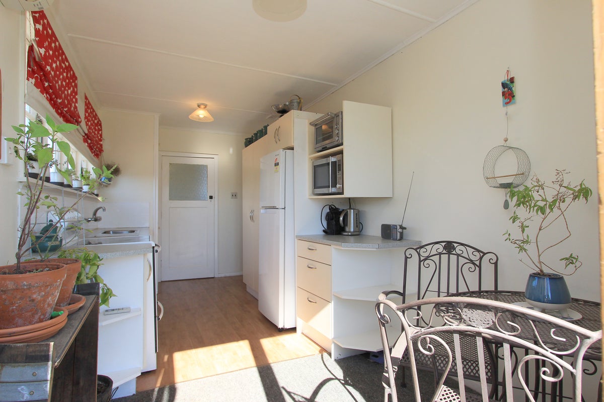 5 Smith Avenue, Mayfield, Blenheim - Carousel 1