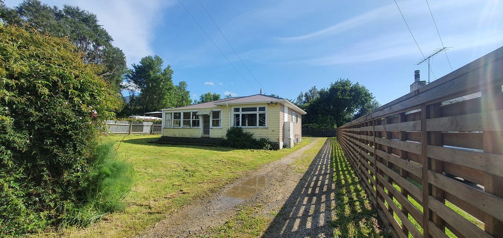 43 Fox Street, Featherston - Carousel 1