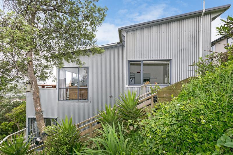 18 Atamira Close, Churton Park, Wellington - Carousel 1