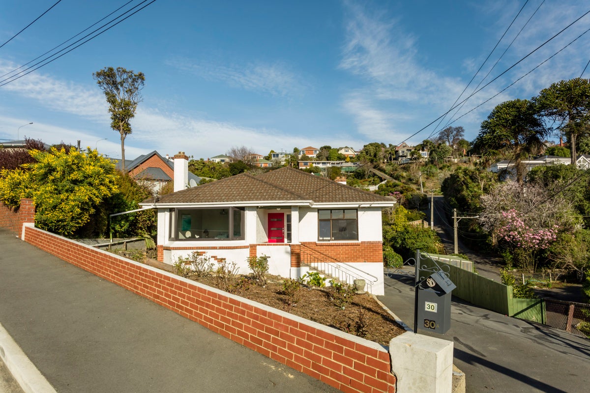 30 Middleton Road, Kew, Dunedin - Carousel 1