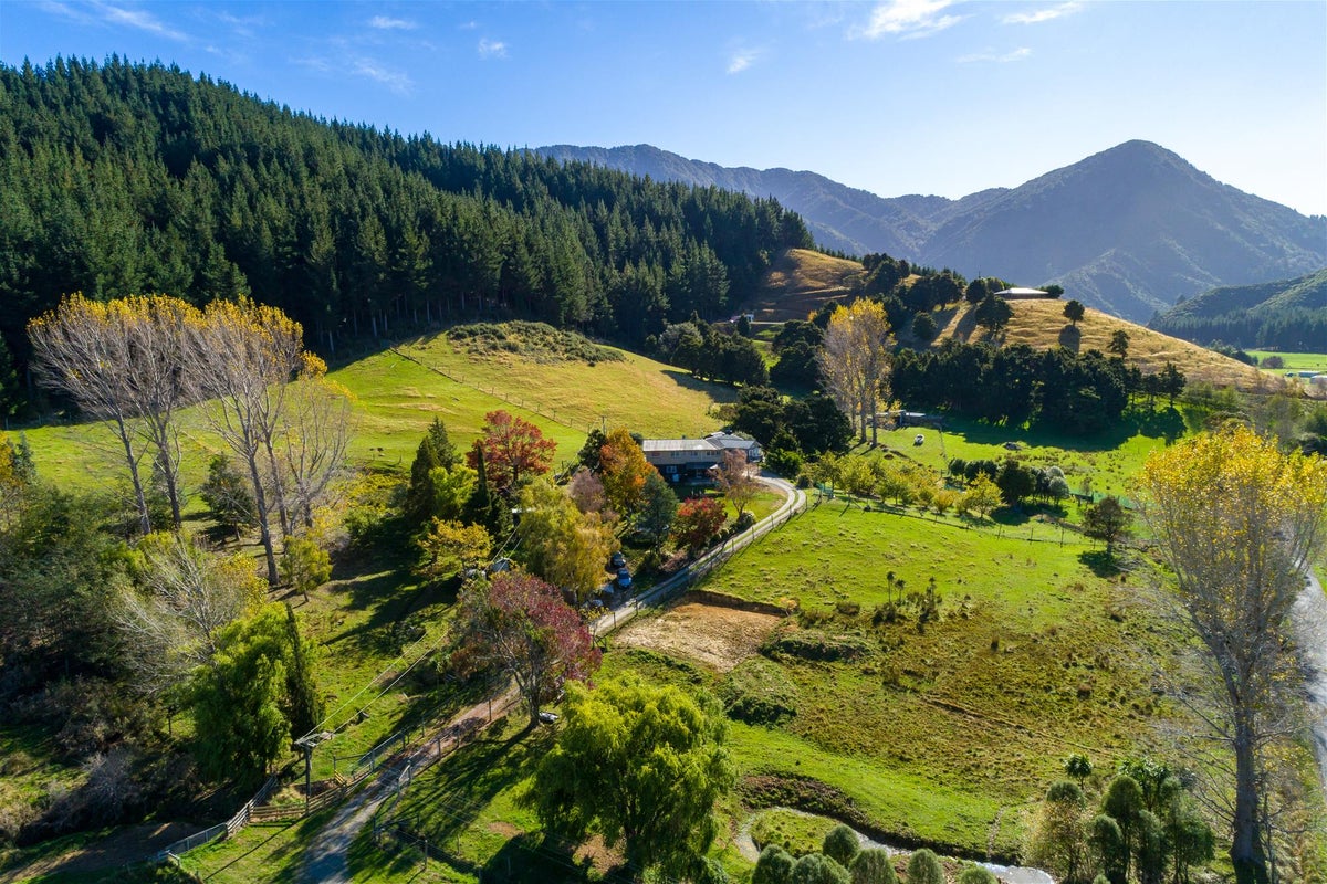 33 Lindens Road, Blenheim - Carousel 1