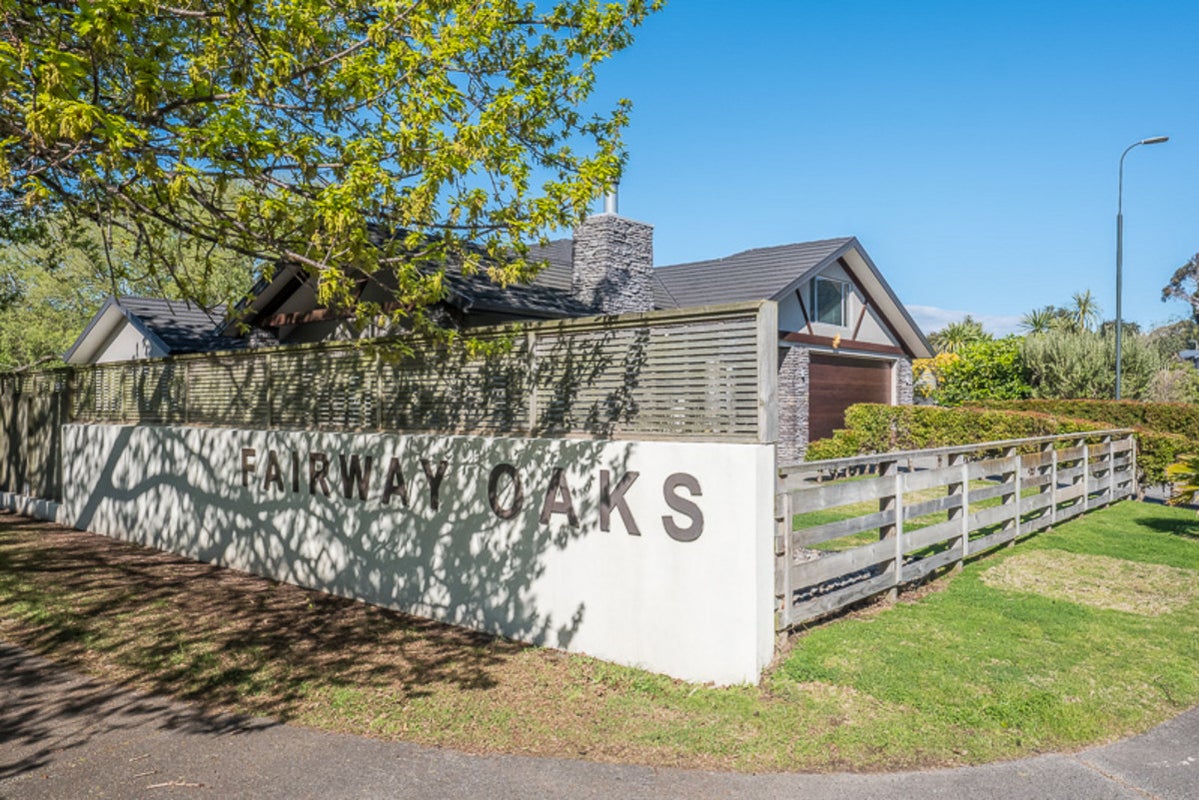 2 Fairway Oaks Drive, Waikanae Beach, Waikanae - Carousel 2