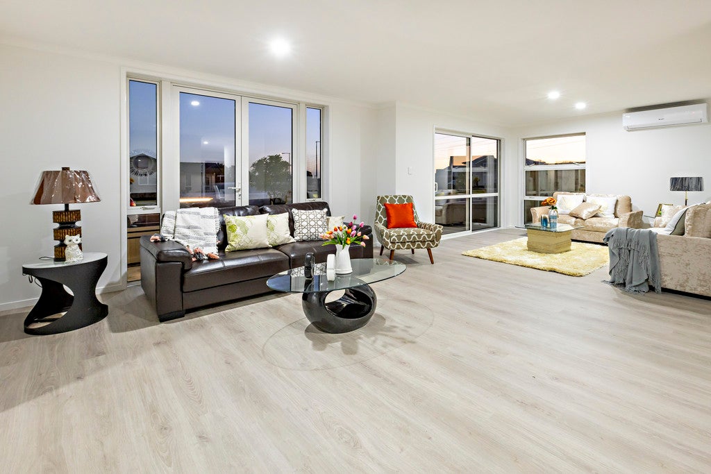 16 Kauri Heart Avenue, Takanini, Auckland - Carousel 1