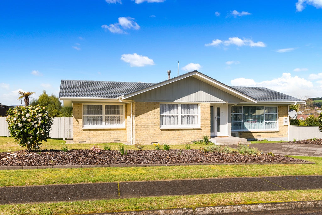 12 Petrie Street, Pomare, Rotorua - Carousel 1