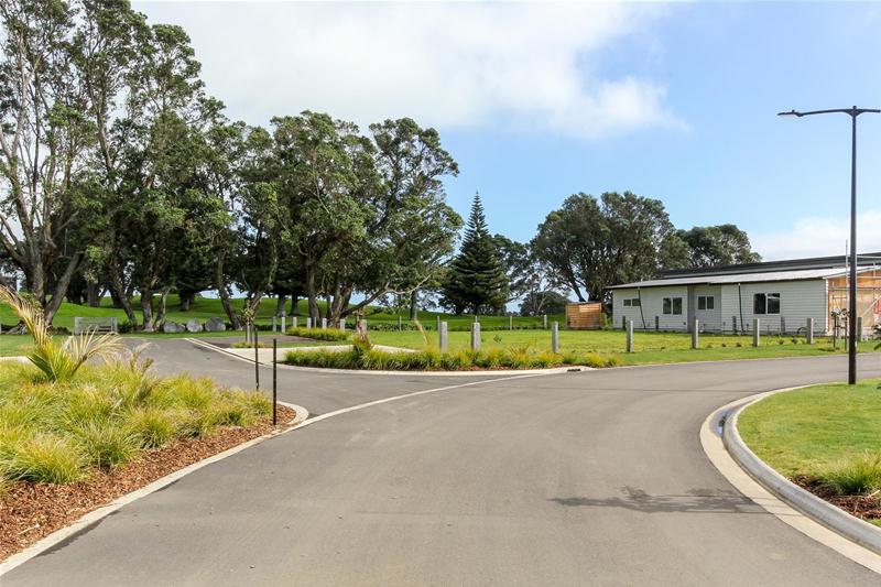 11 Kotare Drive, Waiwhakaiho, New Plymouth - Carousel 1