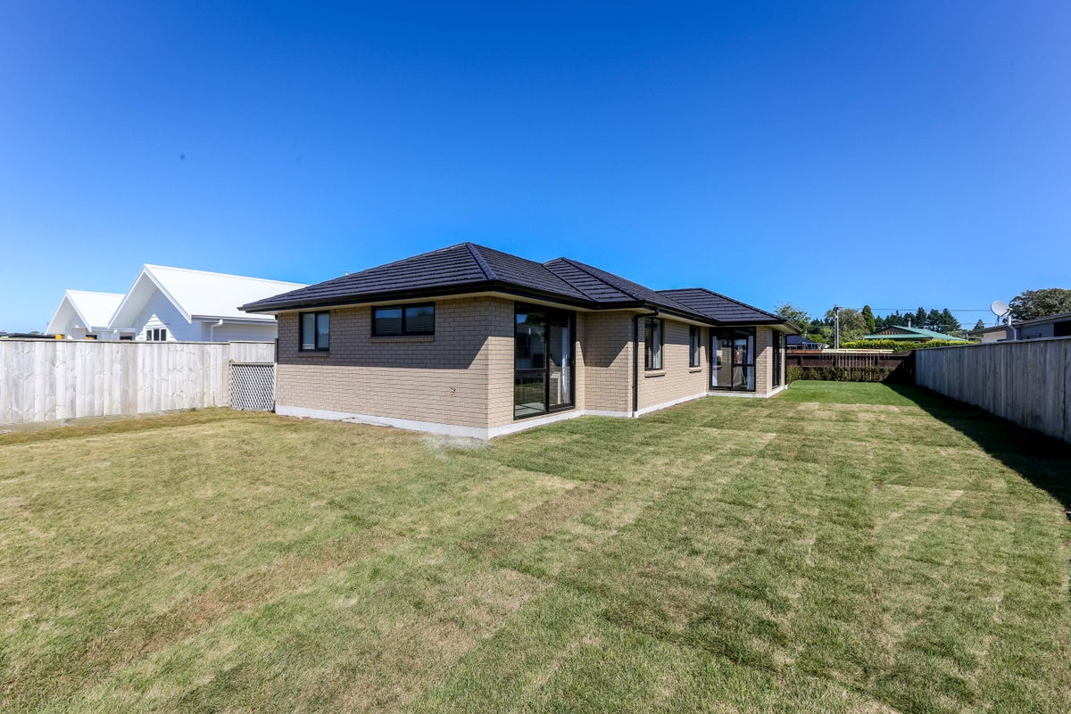 23 Smith Street, Lepperton, New Plymouth - Carousel 18