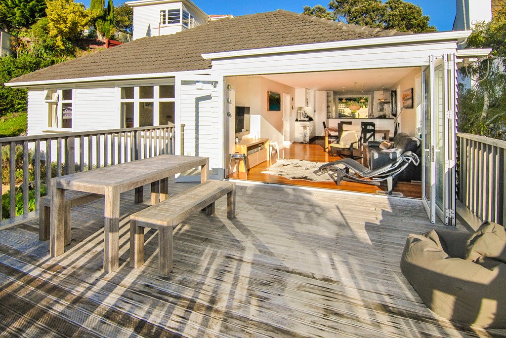 16 Blakey Avenue, Karori, Wellington - Carousel 1