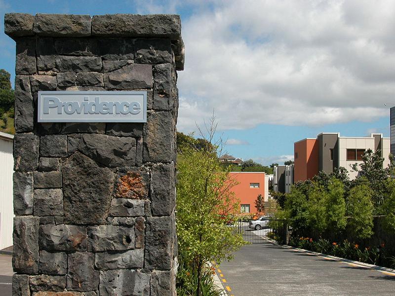 15B/21 Hunters Park Drive, Three Kings, Auckland - Carousel 1
