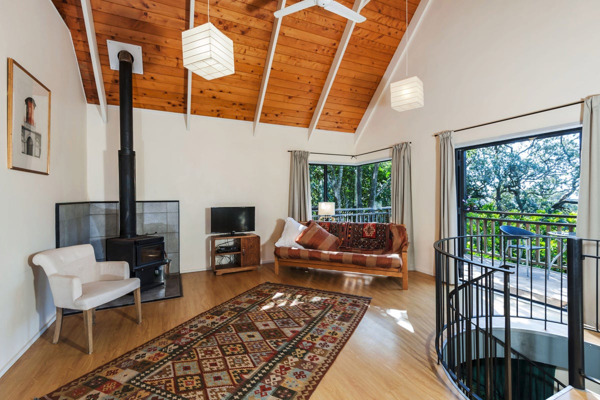 55 Trig Hill Road, Onetangi, Waiheke Island - Carousel 1