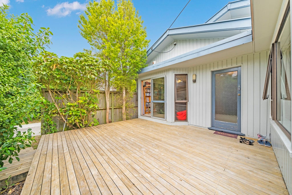 86 Rata Street, Naenae, Lower Hutt - Carousel 2