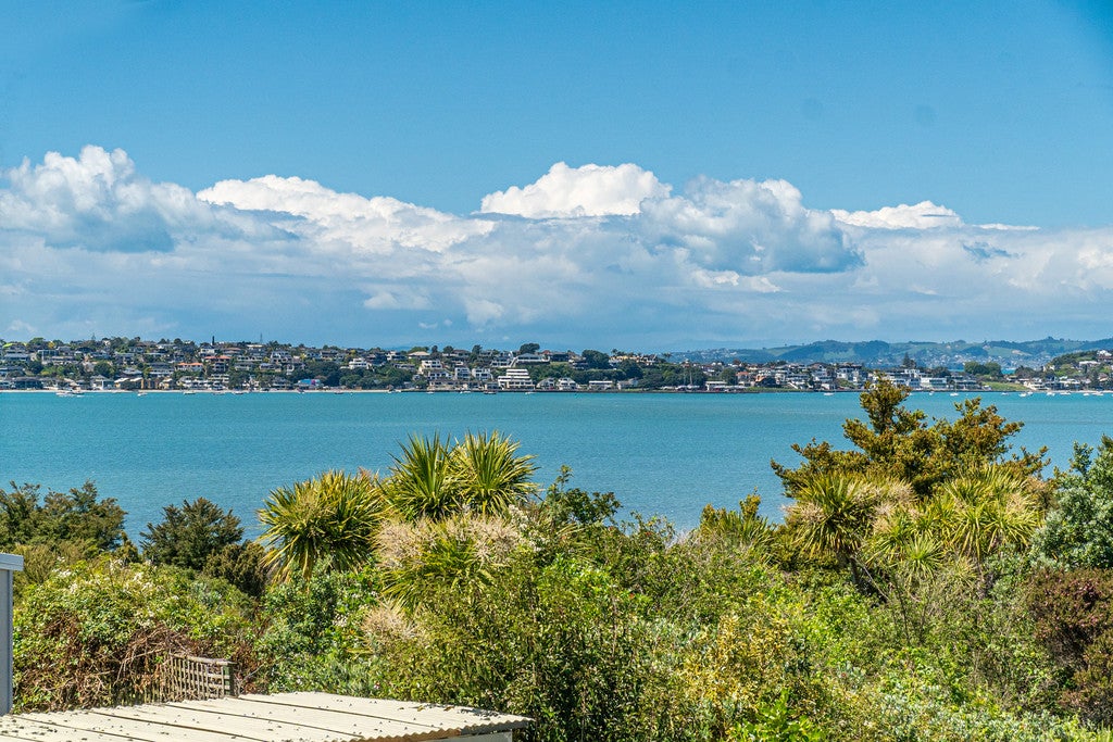 26A Vanessa Crescent, Glendowie, Auckland - Carousel 2