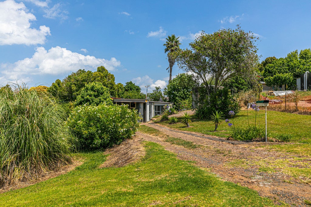 13 Park Road, Surfdale, Waiheke Island - Carousel 2