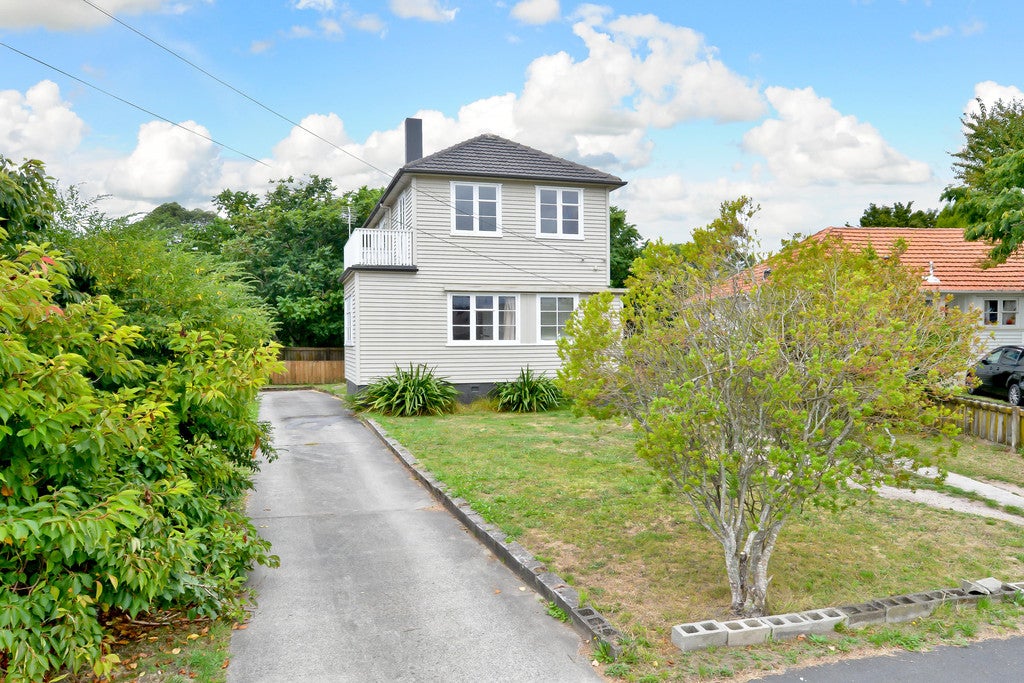 34 Churchill Avenue, Maeroa, Hamilton - Carousel 1