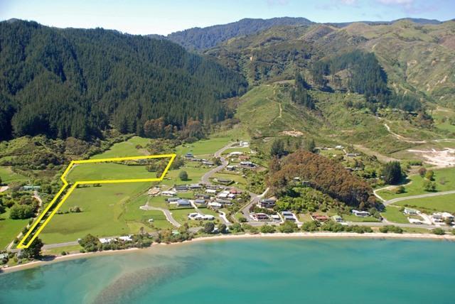 1160 Abel Tasman Drive, Takaka - Carousel 1