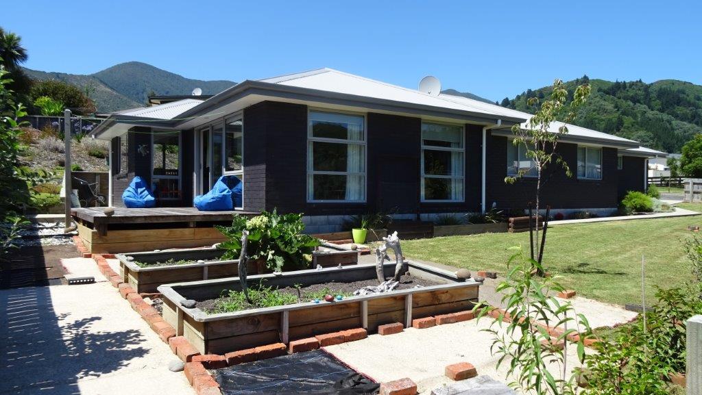 27 Admiralty Place, Waikawa, Picton - Carousel 1