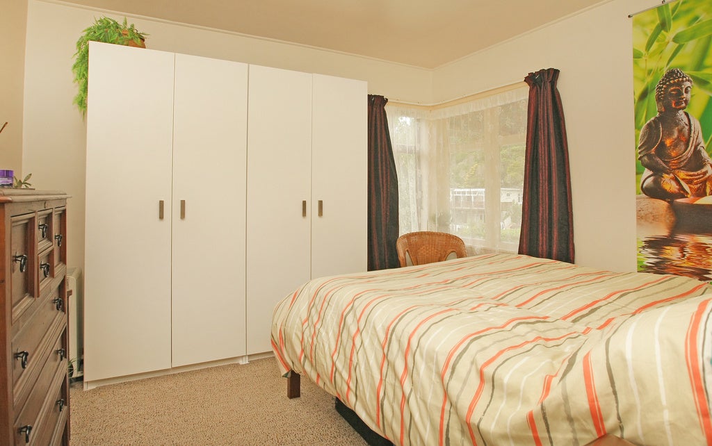 140 Severn Street, Island Bay, Wellington - Carousel 21