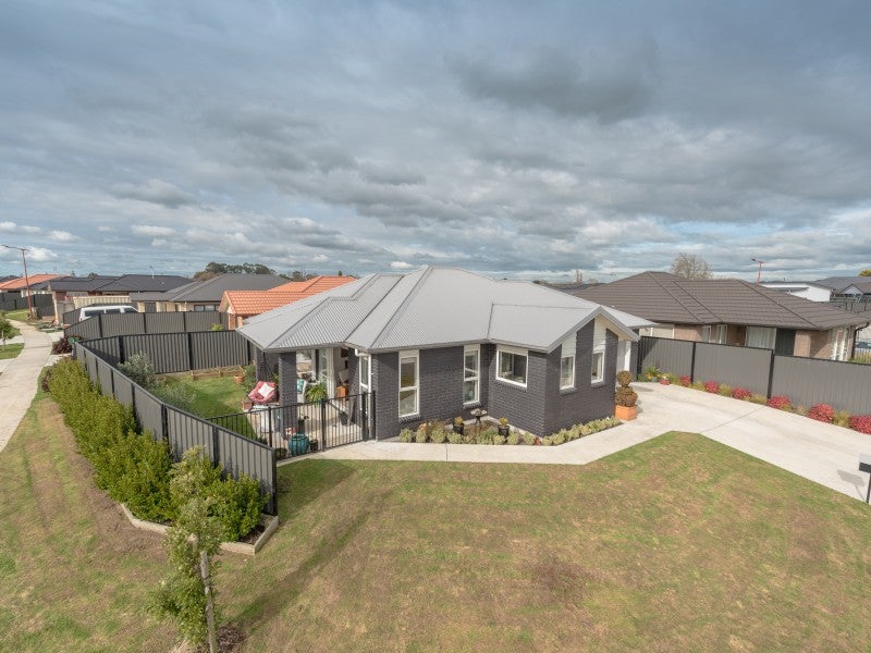26 Stan Heather Drive, Glenview, Hamilton - Carousel 12