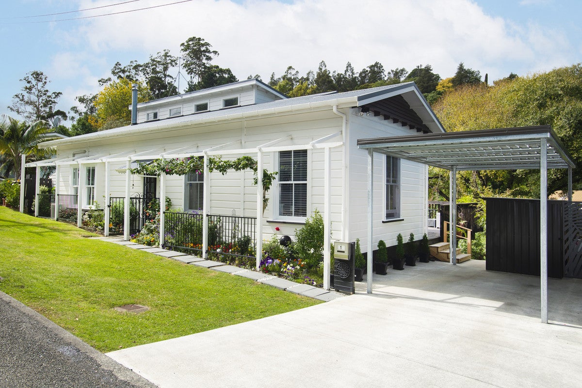 1 Russell Street, Whataupoko, Gisborne - Carousel 1