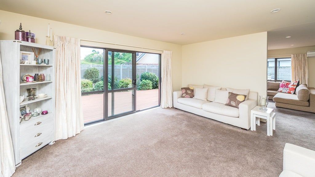 6 St Johns Heights, Otamatea, Whanganui - Carousel 2