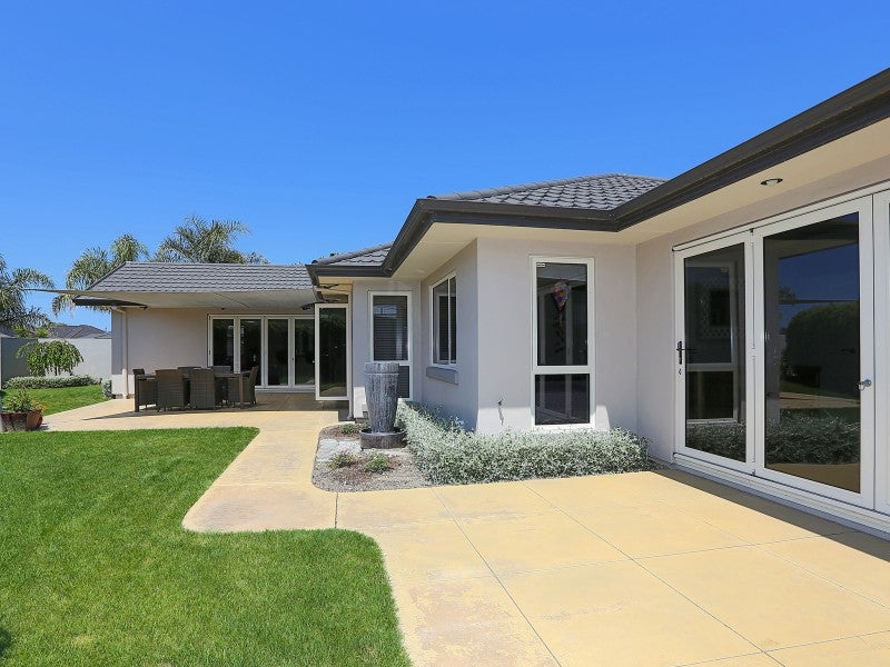 8 Tasman Drive, Poraiti, Napier - Carousel 17