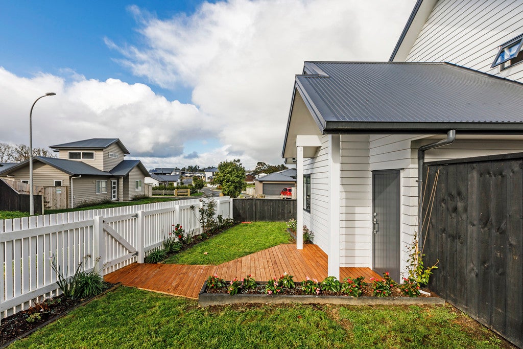 4 Magnolia Lane, Helensville - Carousel 26
