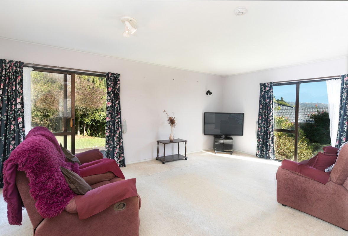 23 Japonica Crescent, Ranui, Porirua - Carousel 2