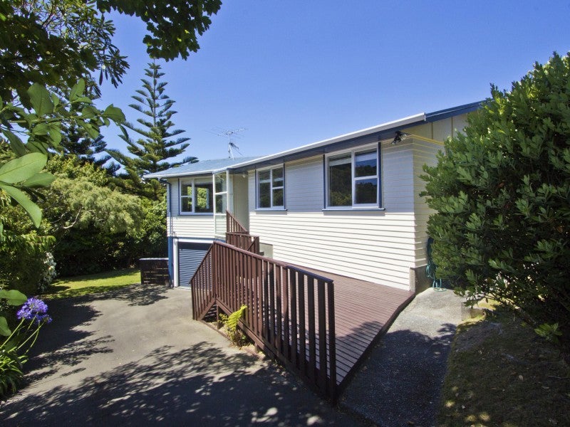 188 Dowse Drive, Maungaraki, Lower Hutt - Carousel 1