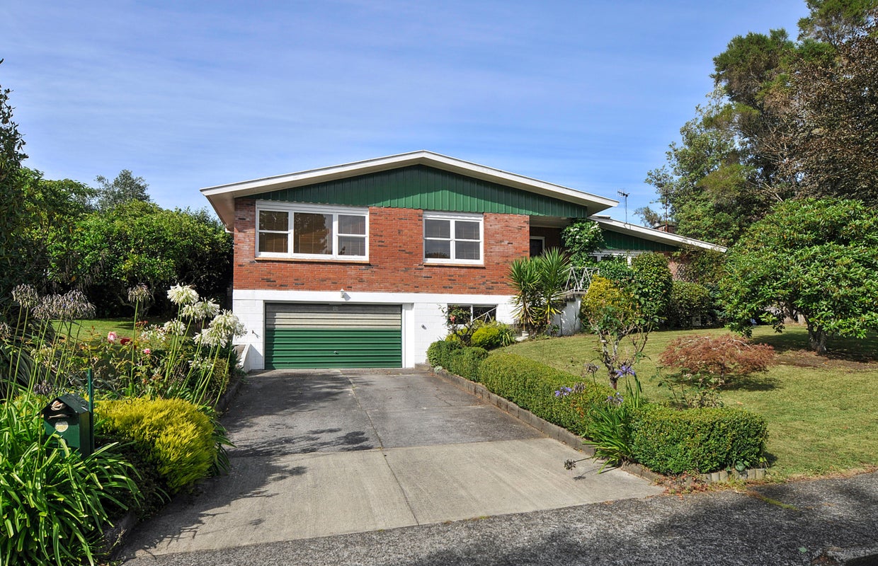 6 Simmonds Crescent, Springfield, Rotorua - Carousel 1