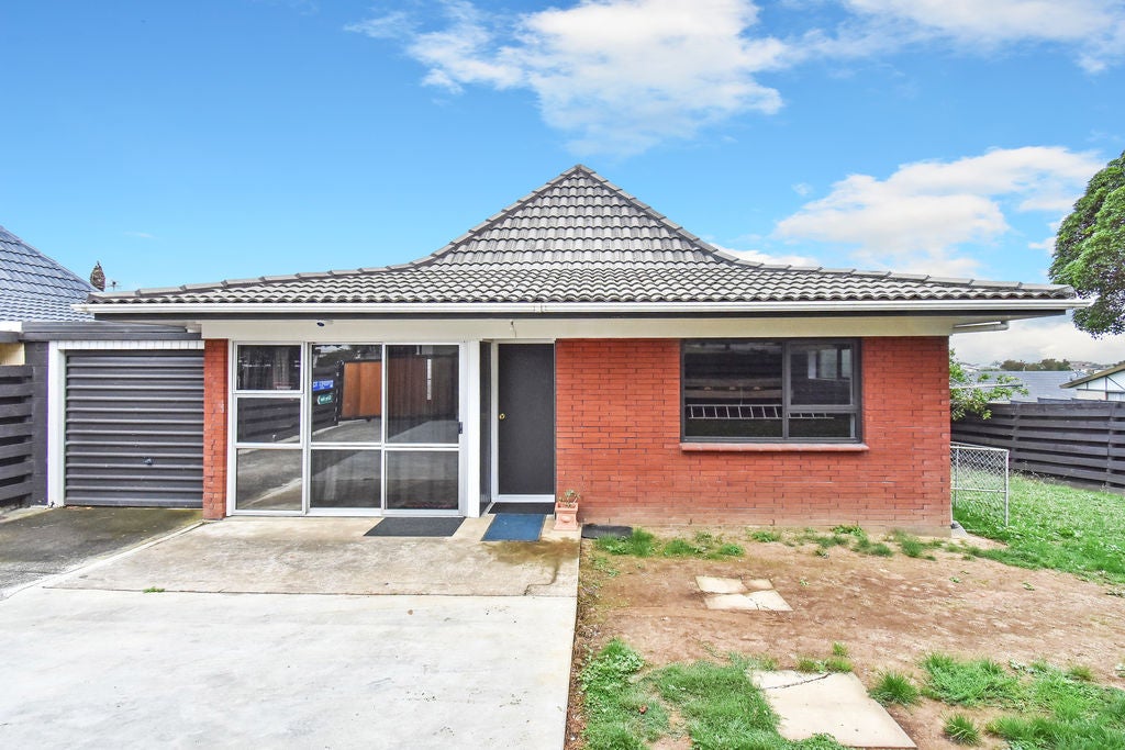 1A Sikkim Crescent, Clover Park, Auckland - Carousel 1