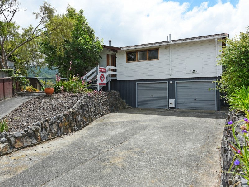 9 Radiata Grove, Brown Owl, Upper Hutt - Carousel 20