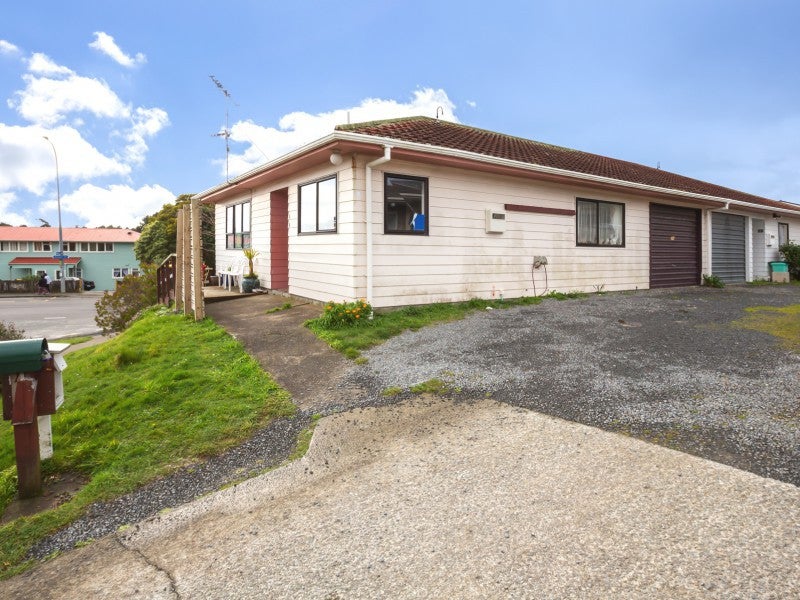 1A Bedford Street, Cannons Creek, Porirua - Carousel 7