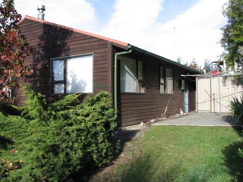 4B Von Place, Fernhill, Queenstown - Carousel 1
