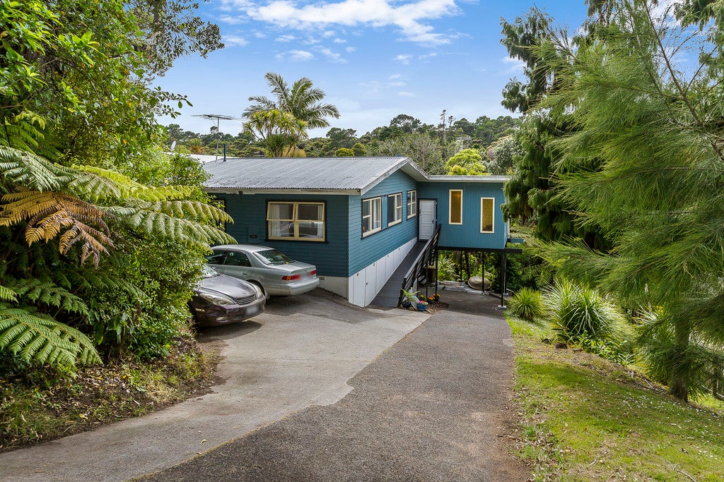 22 Harrybrook Road, Green Bay, Auckland - Carousel 2