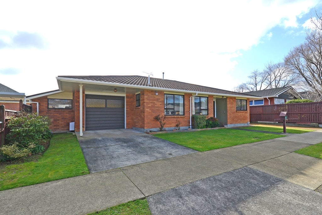 2/26 Redwood Street, Elderslea, Upper Hutt - Carousel 1