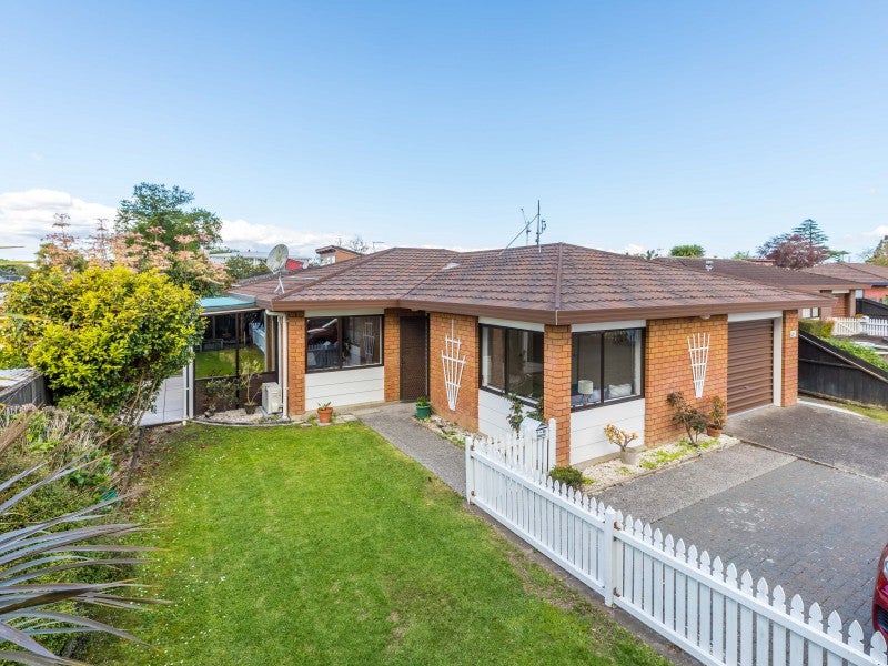 7/39 Swanson Road, Henderson, Auckland - Carousel 1
