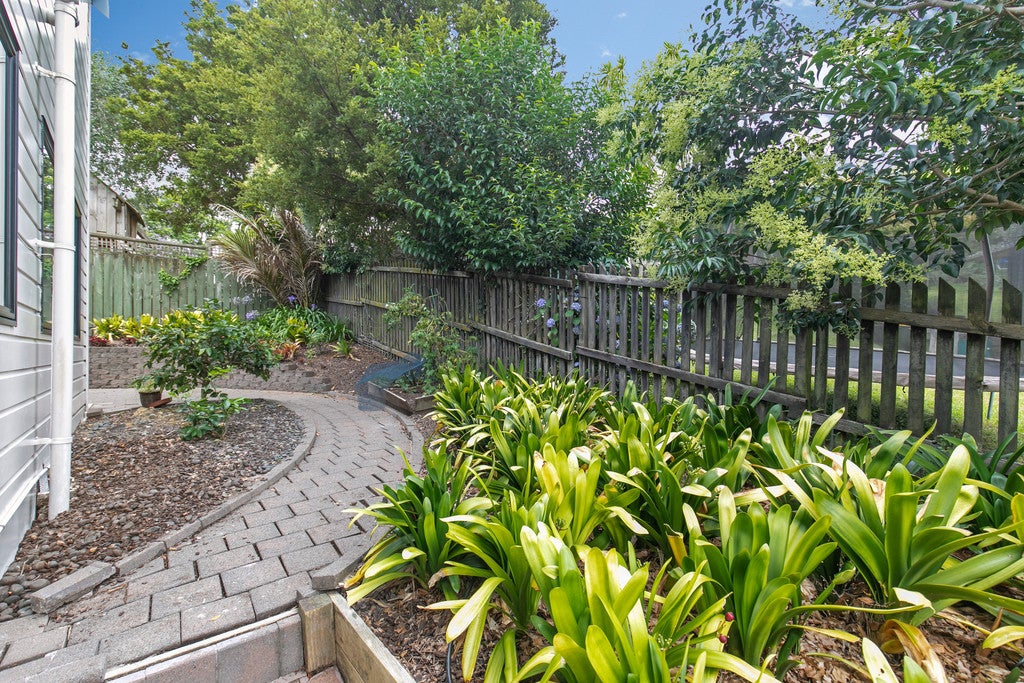 17/24 Beswick Place, Birkdale, Auckland - Carousel 2
