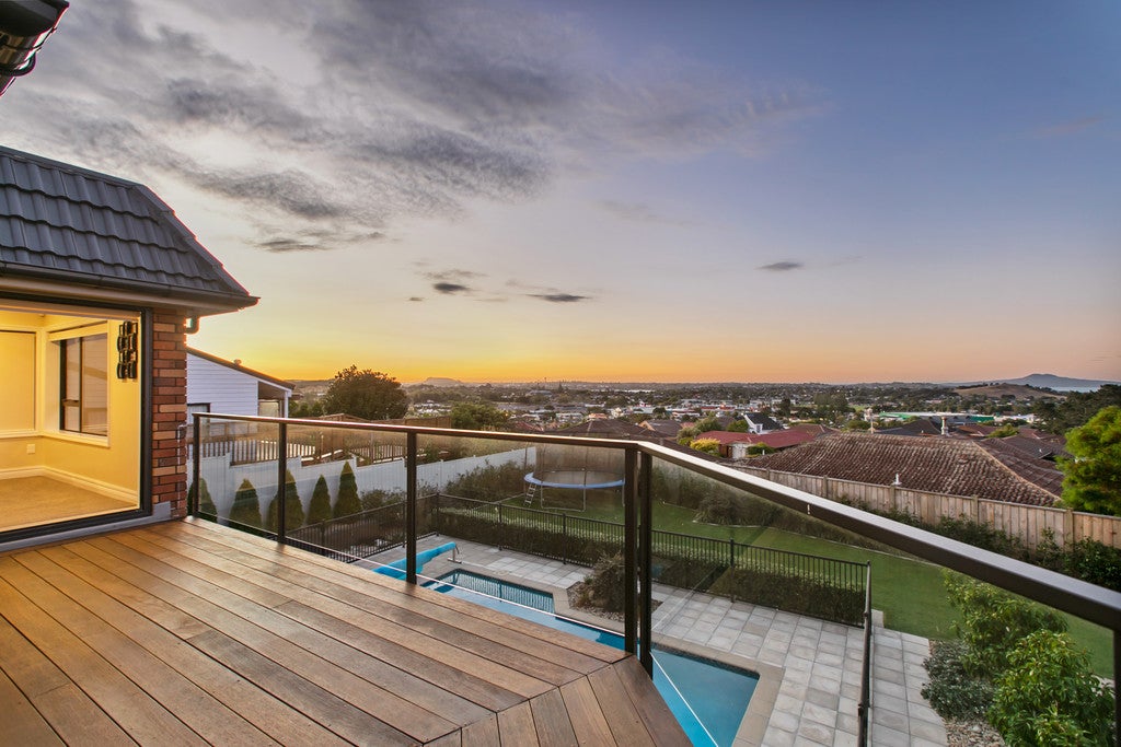 7 Pitlochry Place, Highland Park, Auckland - Carousel 1