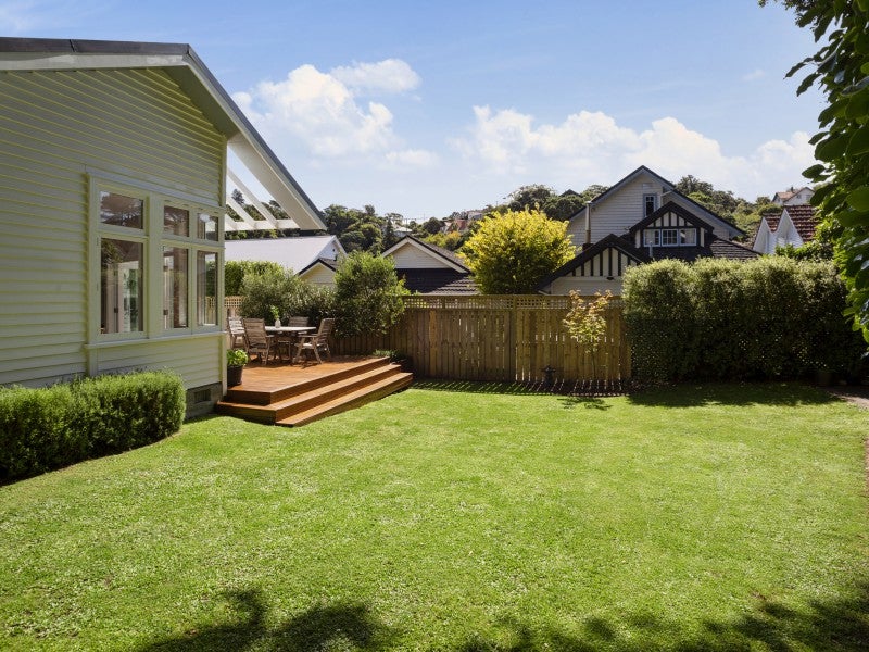 10 Ngaio Road, Kelburn, Wellington - Carousel 2