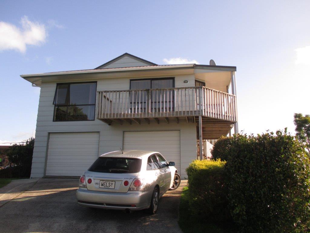 5 Te Arawa Place, Welcome Bay, Tauranga - Carousel 1