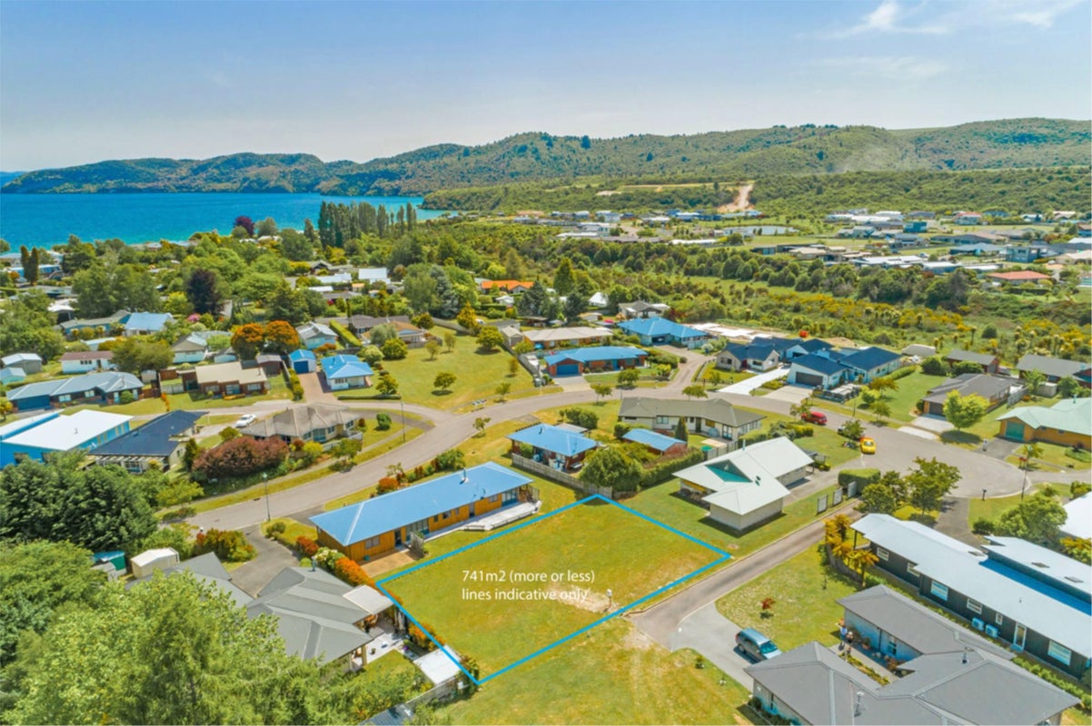 35 Lakemere Way, Kinloch, Taupo - Carousel 1