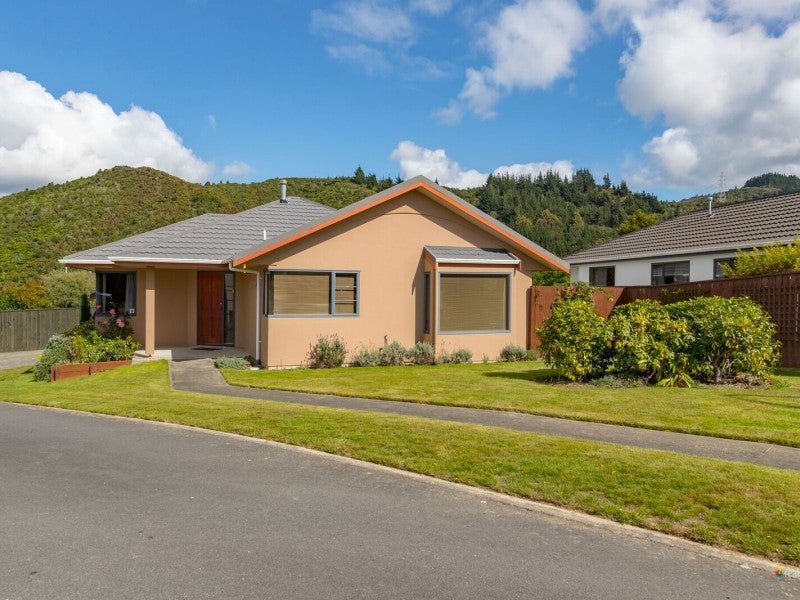 18 Ormrod Grove, Riverstone Terraces, Upper Hutt - Carousel 1