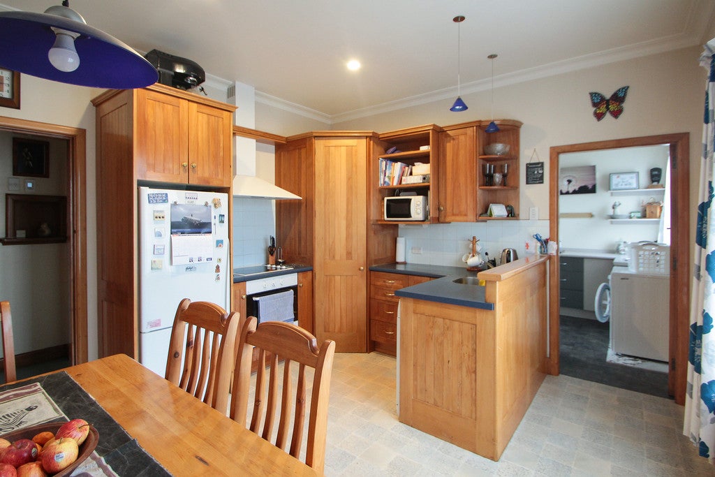 7 Rother Street, Oamaru, Oamaru - Carousel 2