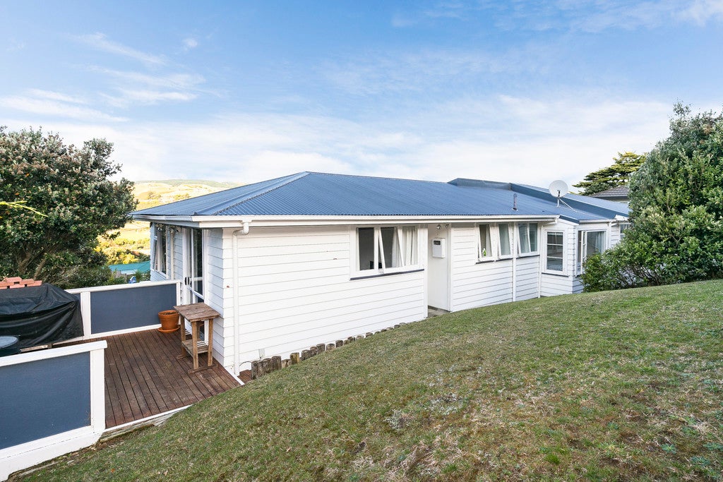 6 Hillary Street, Tawa, Wellington - Carousel 23