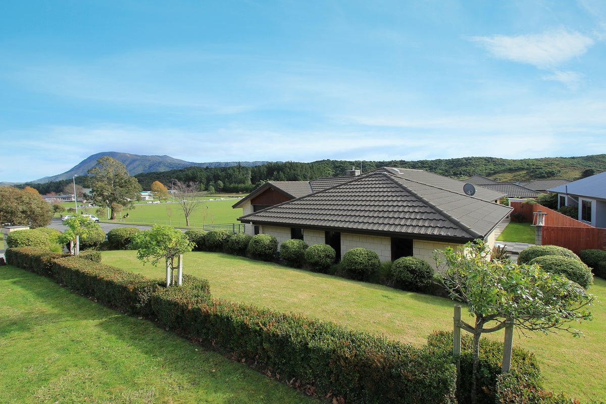 191 Waikawa Road, Waikawa, Picton - Carousel 20
