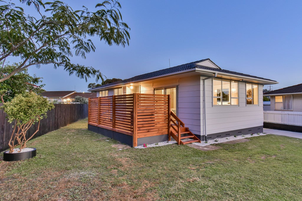 12 Othello Drive, Clover Park, Auckland - Carousel 23